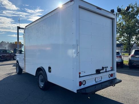 Used 2019 Ford E-350 and Econoline 350 Super Duty w/ Power Windows & Locks Group RWD image 5