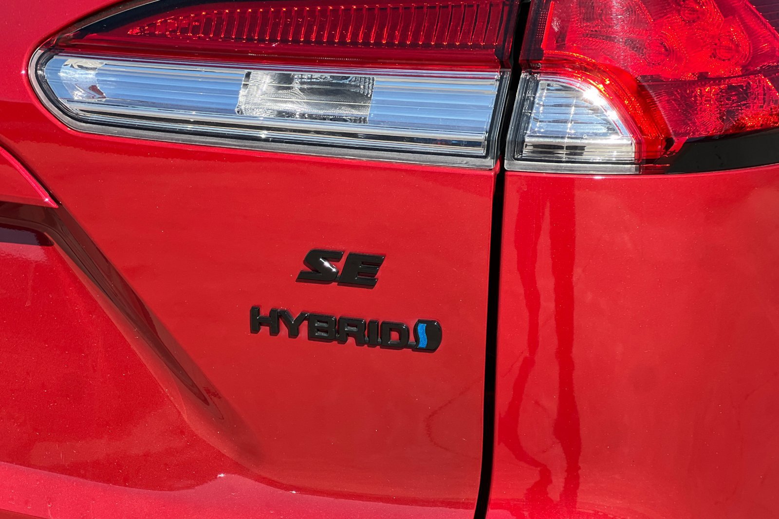 Certified 2024 Toyota Corolla Cross AWD Hybrid w/ Moonroof Package image 23