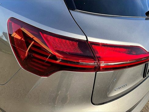 Used 2021 Audi e-tron Premium Plus w/ Premium Plus Package image 29