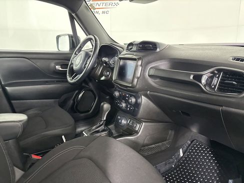 Used 2022 Jeep Renegade Altitude w/ Convenience Group image 31