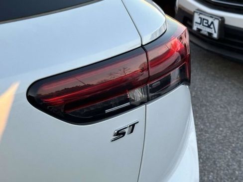 Used 2023 Buick Envision Essence w/ Sport Touring Package image 29