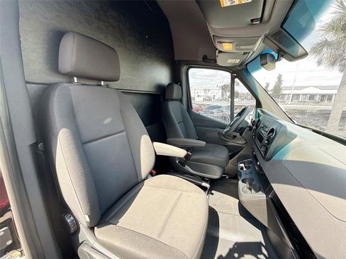 Used 2020 Mercedes-Benz Sprinter 3500 image 32