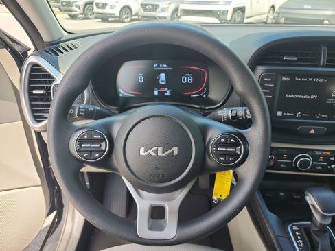 Used 2024 Kia Soul LX image 8