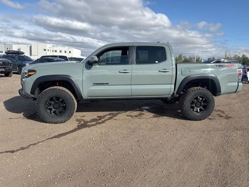 Used 2023 Toyota Tacoma TRD Off-Road w/ Advanced Technology Package image 2