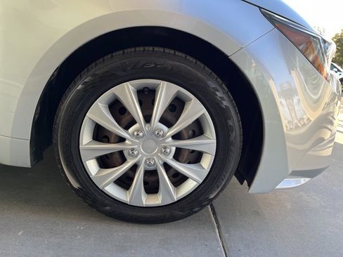 Used 2022 Toyota Corolla LE image 37