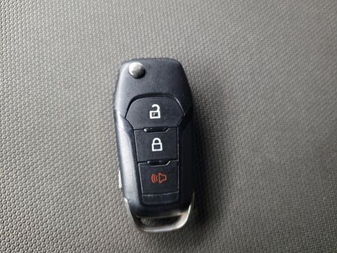 Used 2017 Ford F150 XLT AWD/4WD image 32