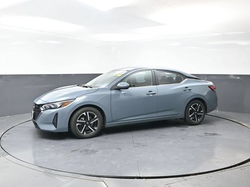Used 2024 Nissan Sentra SV FWD image 9