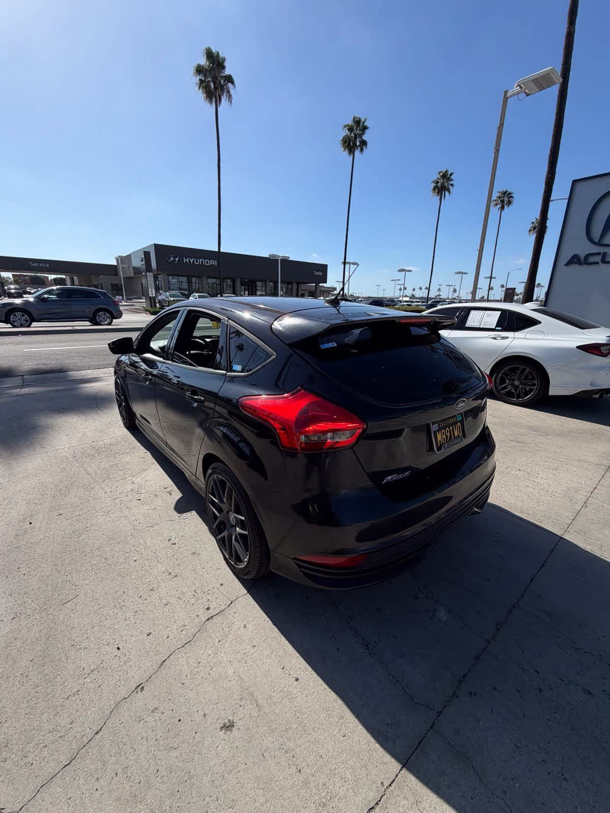 Used 2018 Ford Focus ST FWD image 5