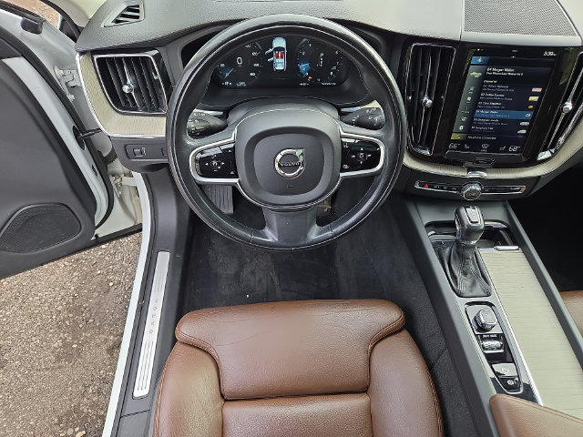 Used 2018 Volvo XC60 T6 Inscription w/ Convenience Package AWD/4WD image 3