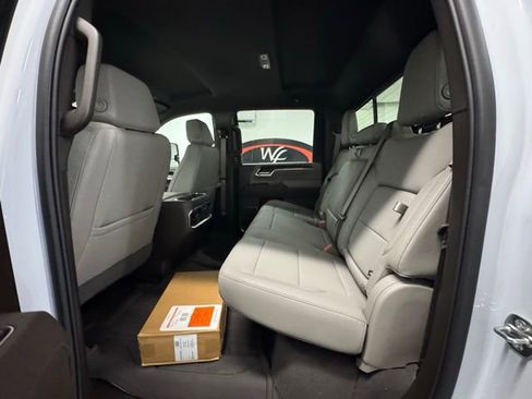 New 2026 GMC Sierra 2500 SLT w/ SLT Premium Package image 8