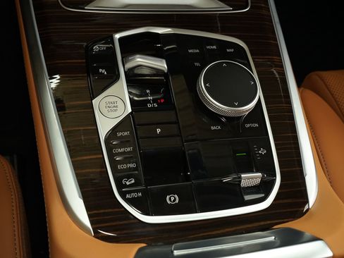 Used 2026 BMW X7 xDrive40i AWD/4WD image 18