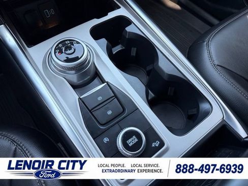 Used 2024 Ford Explorer Limited w/ Limited Technology Package AWD/4WD image 27