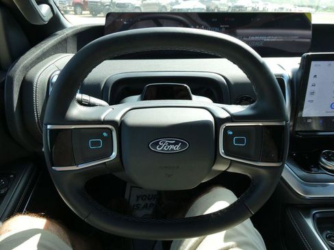 New 2027 Ford Expedition Platinum w/ Stealth Appearance Package AWD/4WD image 30