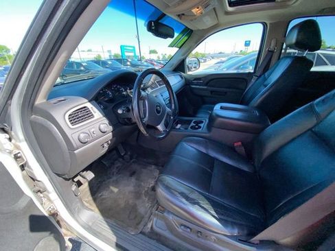 Used 2011 Chevrolet Tahoe LT w/ Luxury Package AWD/4WD image 18