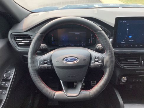 Used 2023 Ford Escape ST-Line Select w/ Tech Pack #1 AWD/4WD image 9
