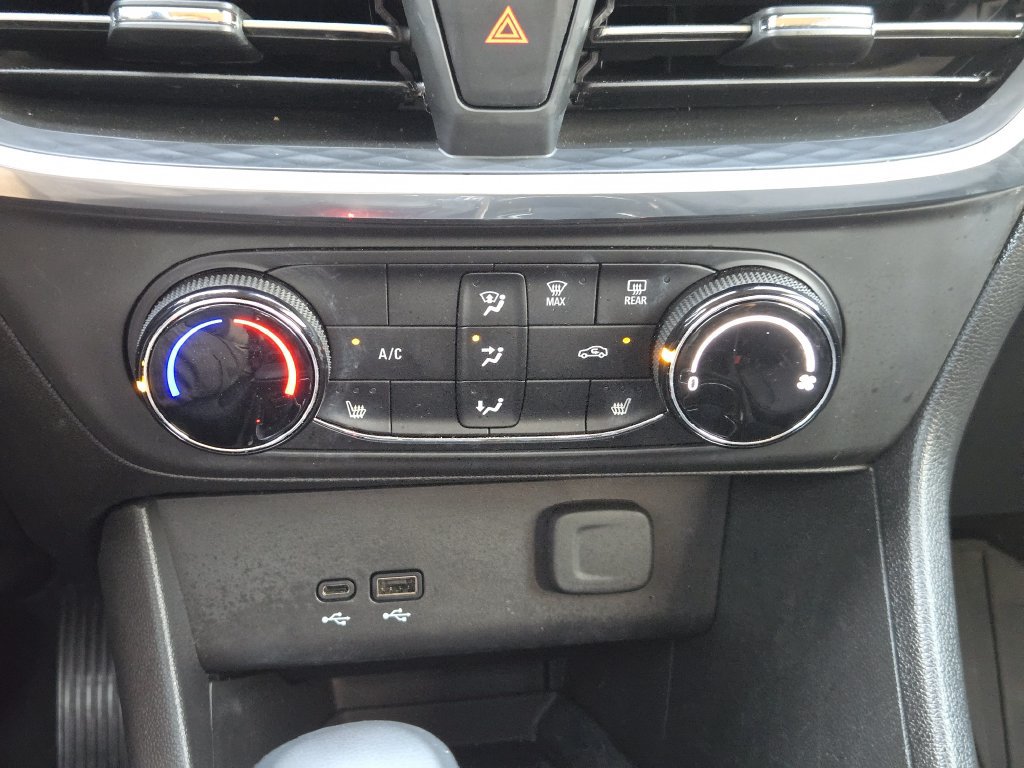 Used 2024 Buick Encore GX Preferred w/ Comfort Package FWD image 14