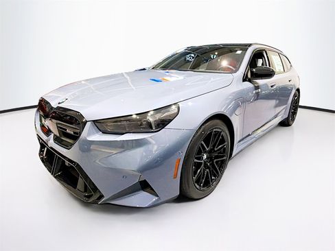 New 2026 BMW M5 Touring image 3