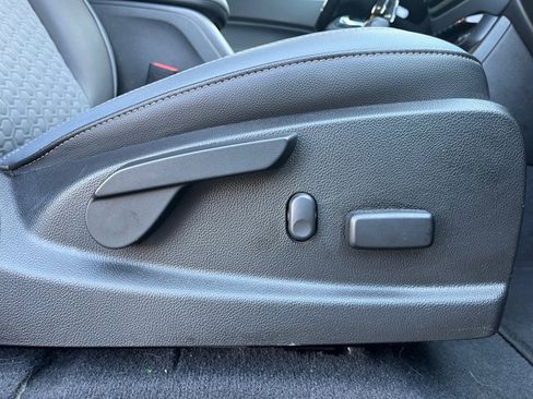 Used 2019 Chevrolet Colorado Z71 AWD/4WD image 27