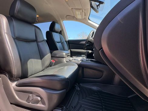 Used 2017 Nissan Pathfinder SL w/ Trailer Tow Package image 34