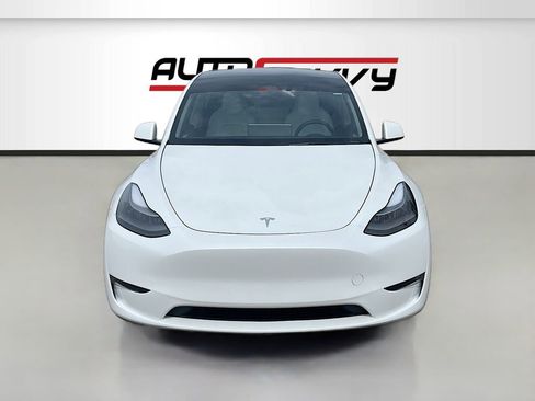Used 2024 Tesla Model Y Performance AWD/4WD image 2