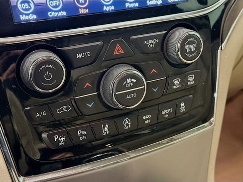 Used 2020 Jeep Grand Cherokee Overland image 24