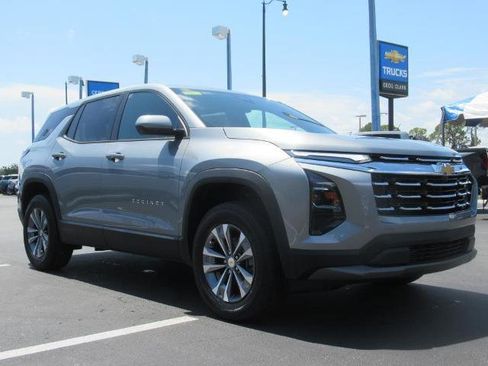 New 2026 Chevrolet Equinox LT image 3