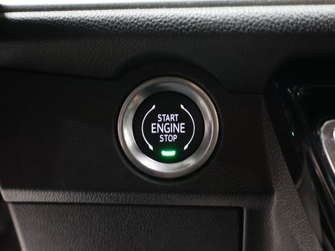 Used 2024 Chevrolet Traverse LT image 29