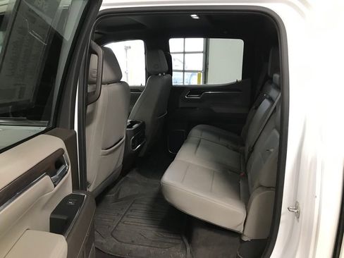 Used 2023 GMC Sierra 1500 SLT image 10