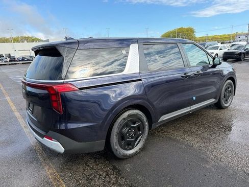 New 2026 Kia Carnival LX FWD image 3