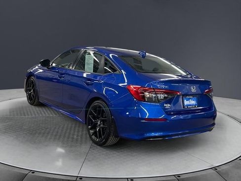 Used 2023 Honda Civic Sport image 3