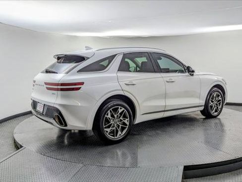 Used 2022 Genesis GV70 2.5T w/ Select Package image 7