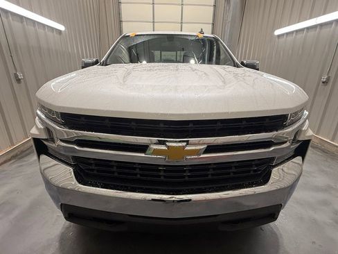Used 2022 Chevrolet Silverado 1500 LT AWD/4WD image 2