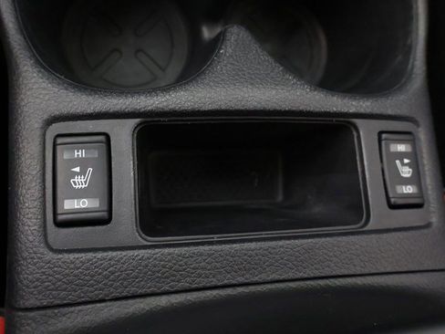 Used 2018 Nissan Rogue SV w/ Premium Package image 53