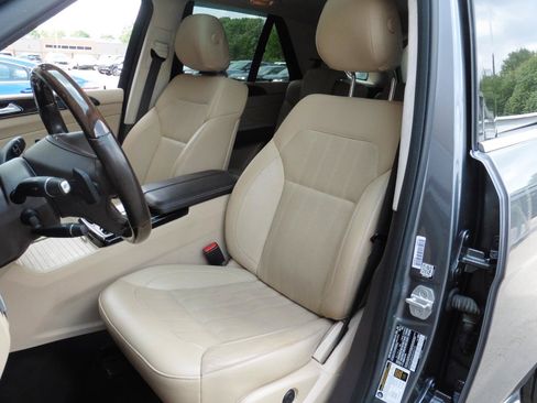 Used 2017 Mercedes-Benz GLE 350 w/ Premium 2 Package image 10