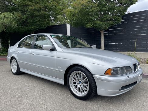 Used 2001 BMW 530i Sedan RWD image 2