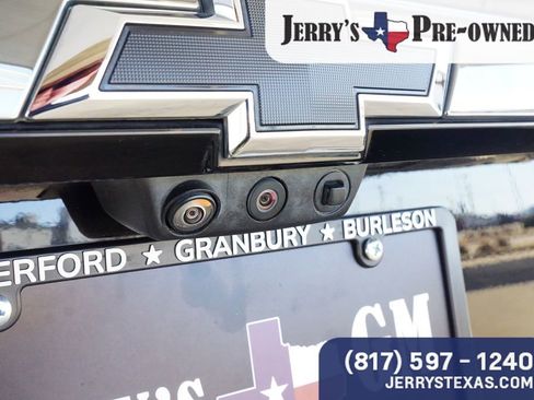 Used 2023 Chevrolet Traverse RS image 25