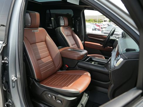 Used 2024 GMC Yukon Denali Ultimate AWD/4WD image 26