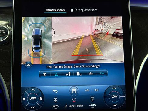 Used 2025 Mercedes-Benz C 300 4MATIC Sedan image 39