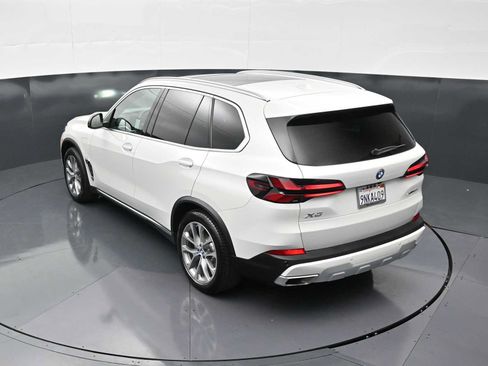 Used 2025 BMW X5 xDrive50e w/ Executive Package AWD/4WD image 23