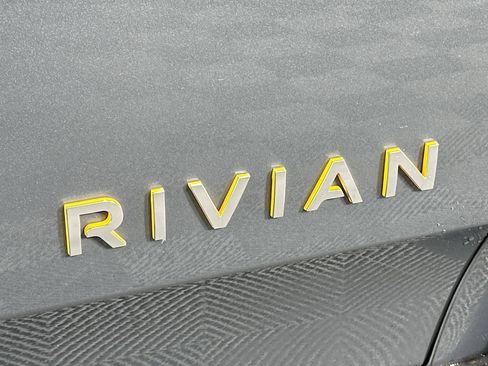 Used 2022 Rivian R1T Adventure image 18