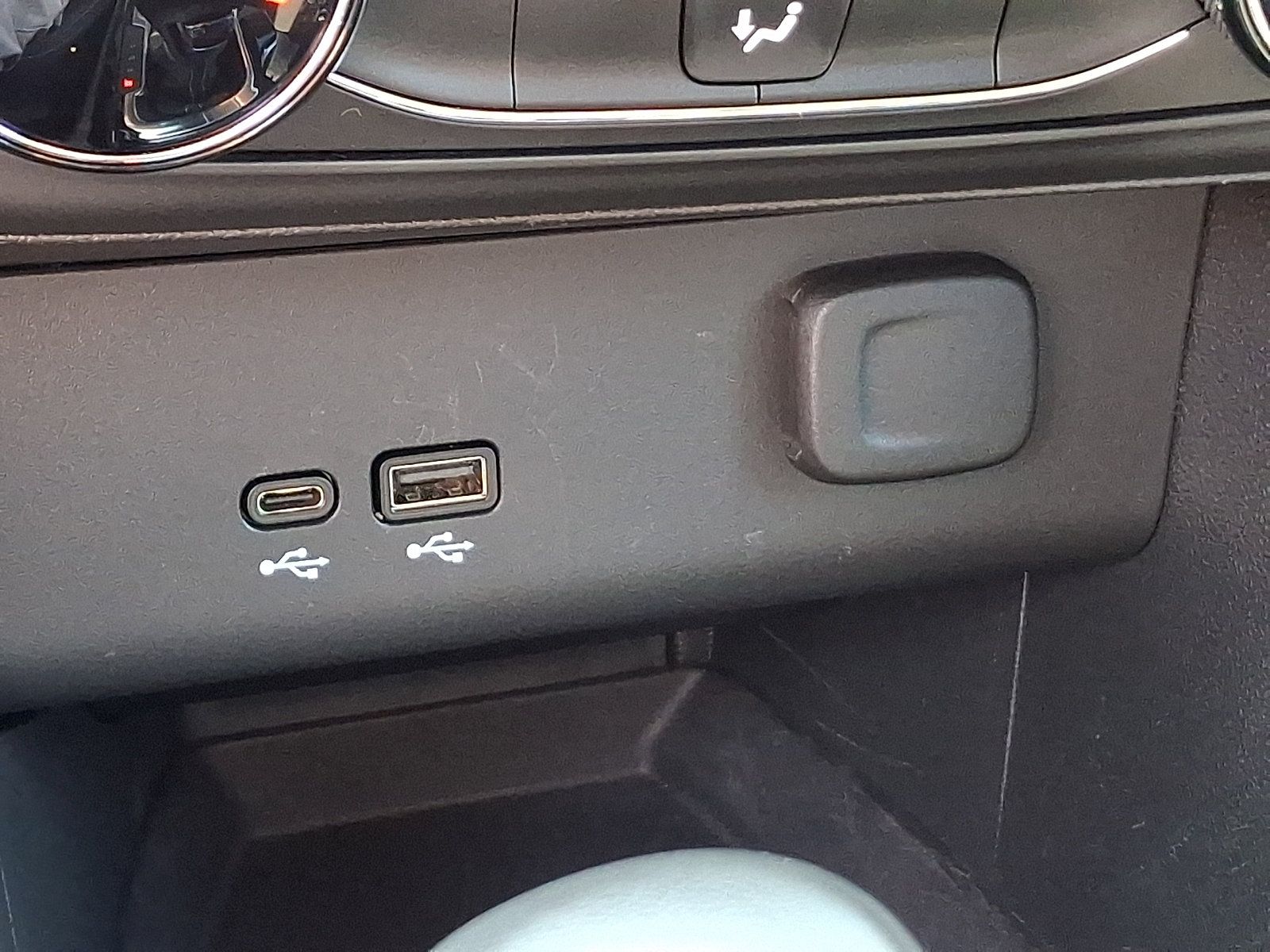 Used 2025 Buick Encore GX Preferred FWD image 25