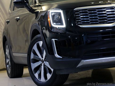 Used 2020 Kia Telluride S w/ S 8 Passenger Seating Package AWD/4WD image 4