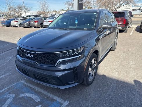 Used 2023 Kia Sorento EX image 2