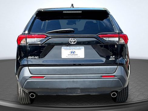 Used 2023 Toyota RAV4 LE AWD/4WD image 4