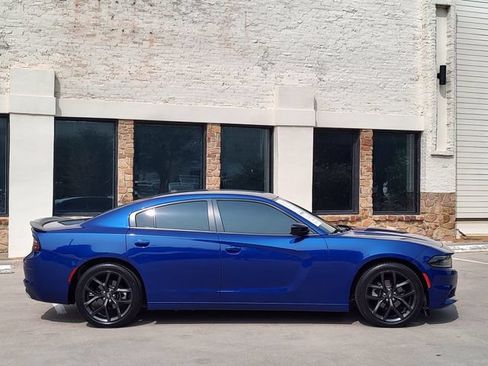 Used 2021 Dodge Charger SXT w/ Blacktop Package RWD image 2