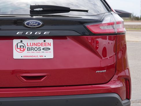 Used 2024 Ford Edge Titanium AWD/4WD image 12