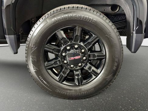 Used 2025 GMC Sierra 2500 AT4 AWD/4WD image 12