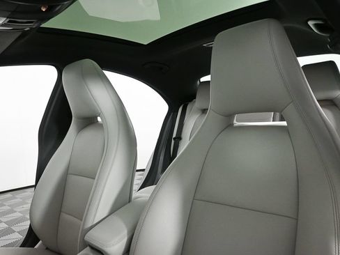 Used 2015 Mercedes-Benz CLA 250 image 5