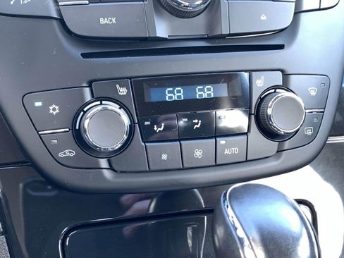 Used 2012 Buick Regal Premium image 23