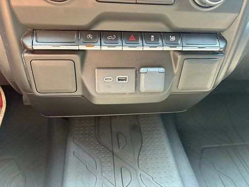 Used 2020 Chevrolet Silverado 1500 RST w/ RST Value Package AWD/4WD image 18